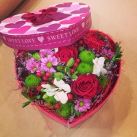 Коробка сердце со цветами